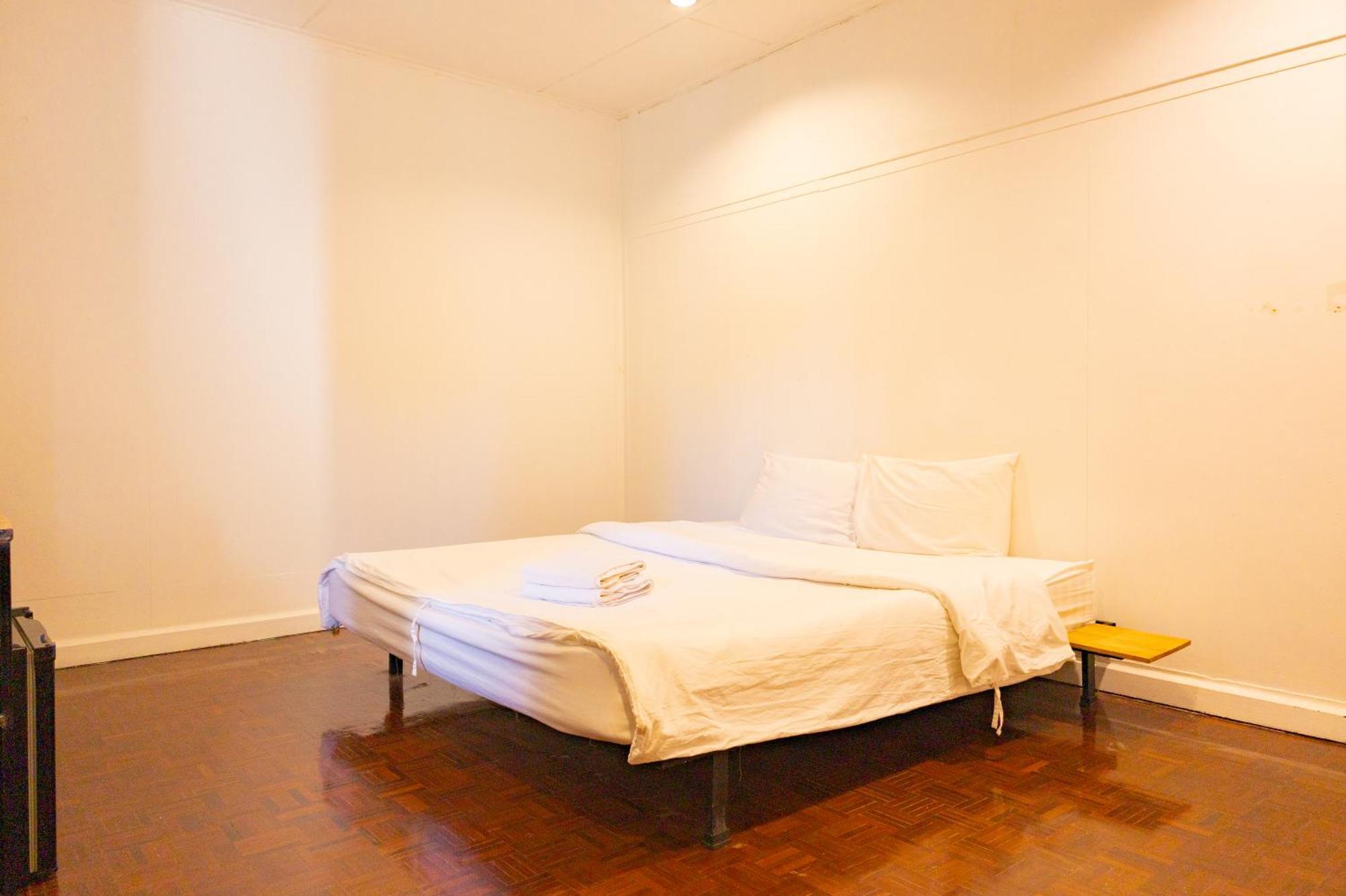 Go Inn Thapae - โก อินน์​ ท่าแพ Чиангмай Экстерьер фото