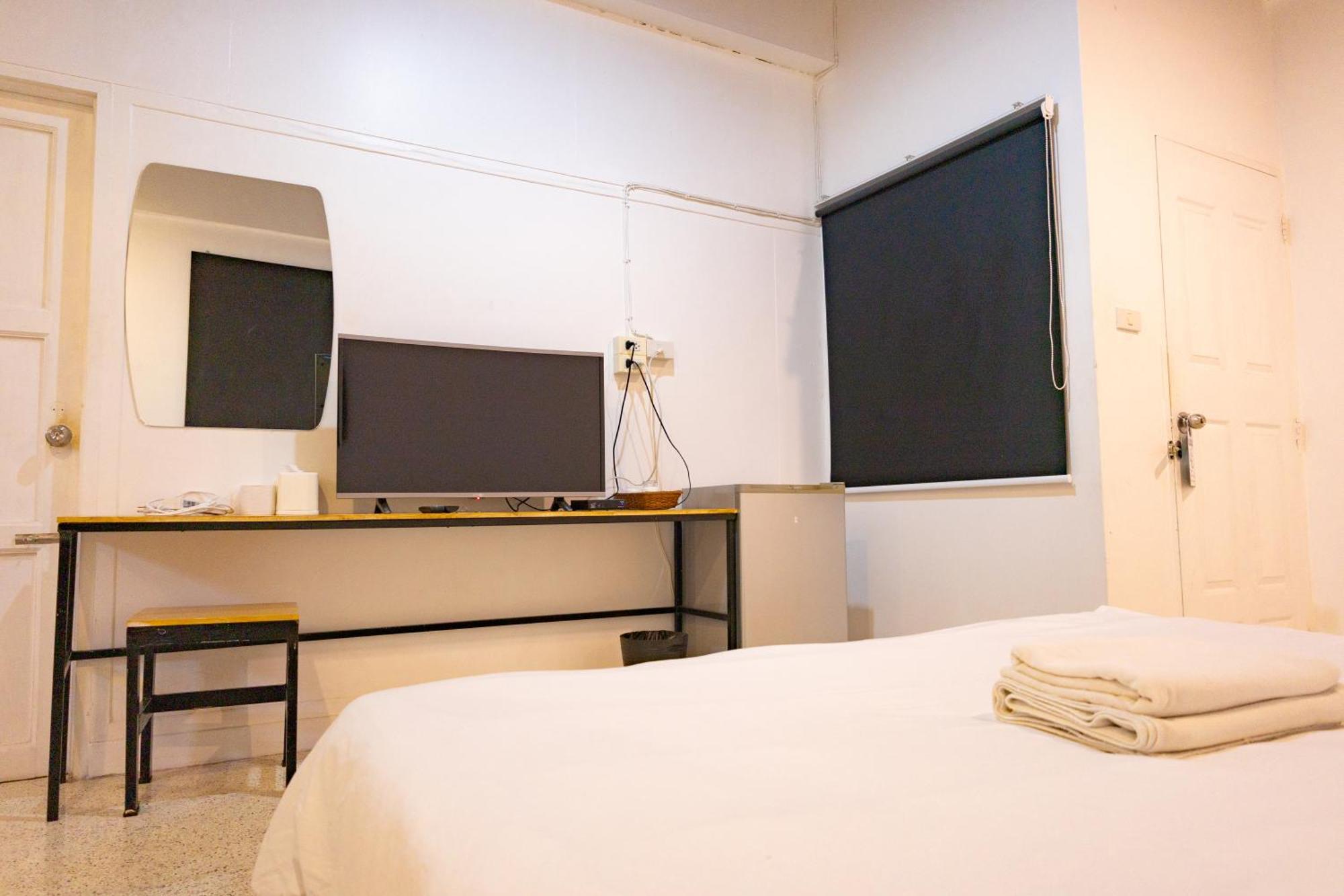 Go Inn Thapae - โก อินน์​ ท่าแพ Чиангмай Экстерьер фото